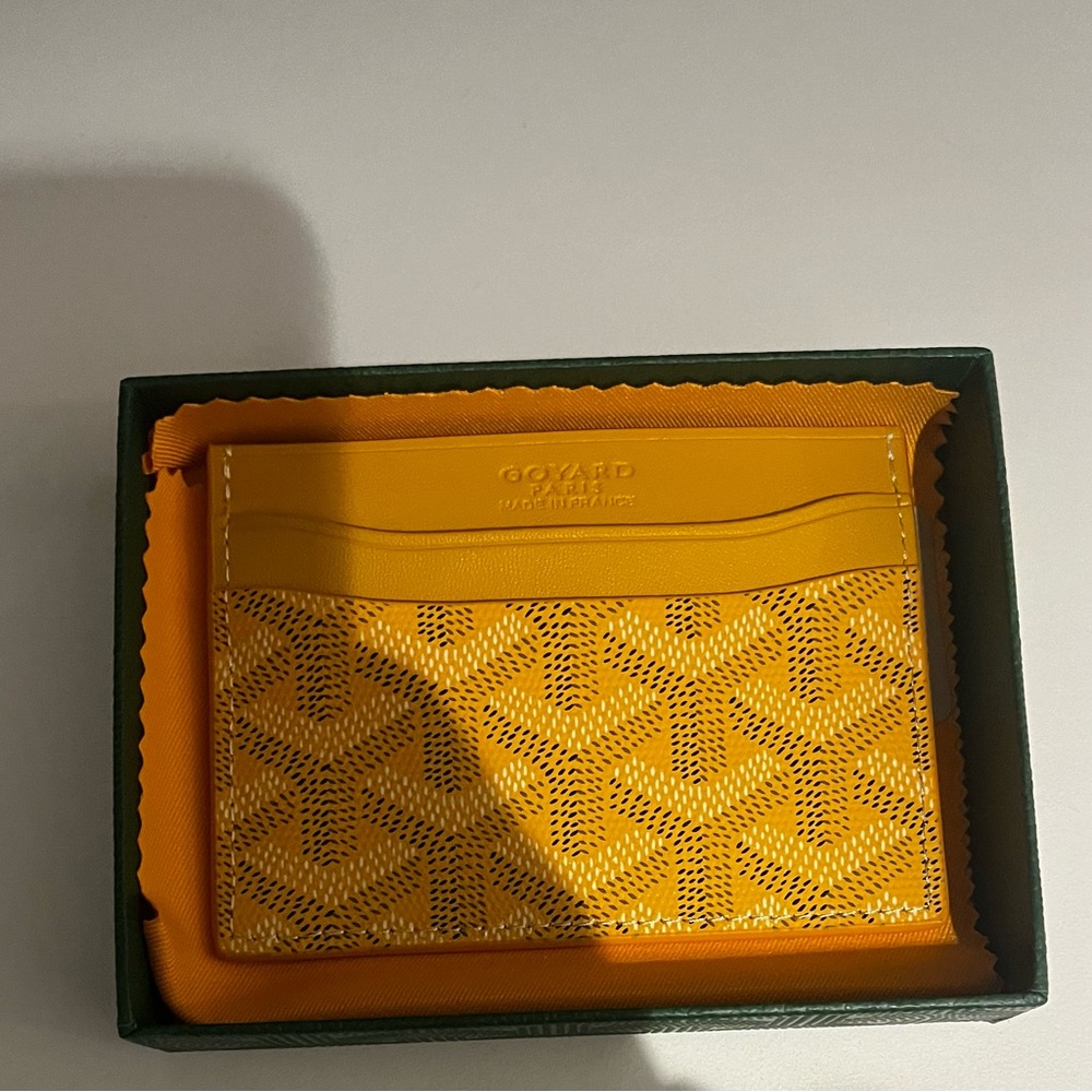 1.1 Yellow Goyard Cardholder